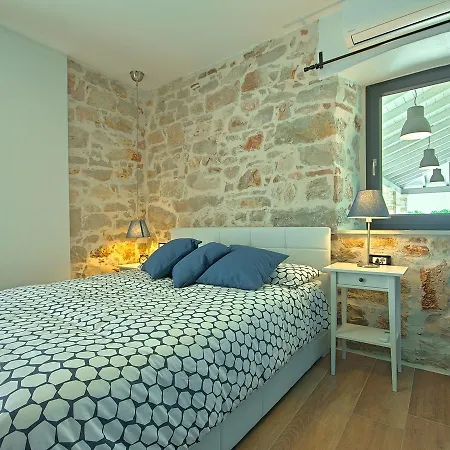 Villa M