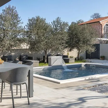 M Guest house Premantura