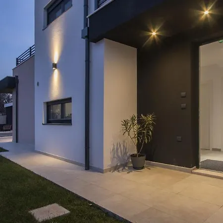 Guest house M