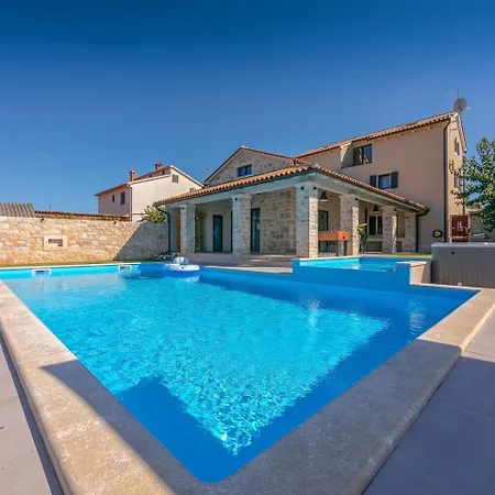M Villa *